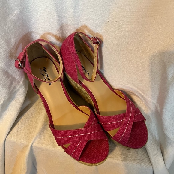 Arizona Jean Company Shoes - Arizona’s jean Co wedged Magenta size 9